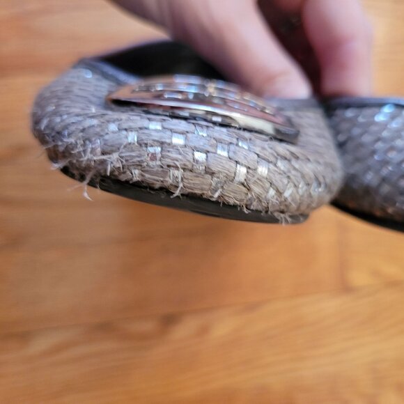 Tory Burch REVA Silver Gray Woven Raffia Ballet Flats 8 Shoes Logo Emblem - Picture 8 of 8